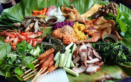 Giá vé Sông Chày – Hang Tối, dịch vụ ăn uống, mẹt nướng?