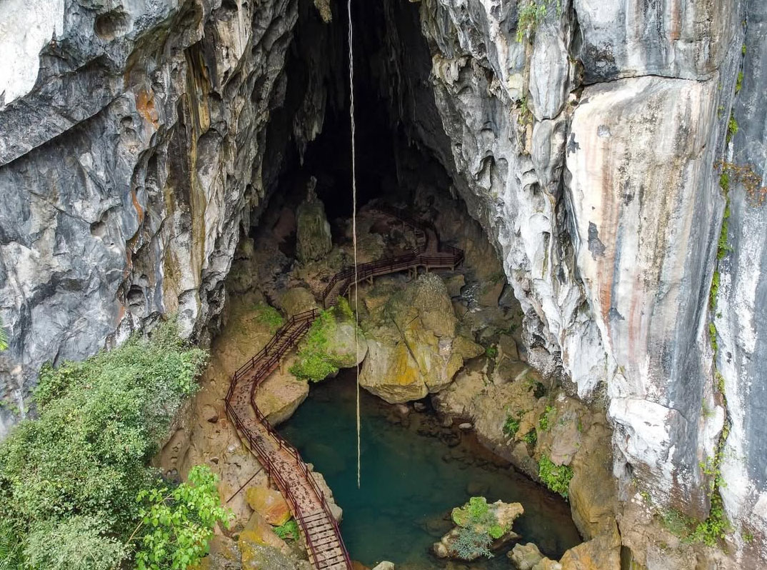 Hang Tối