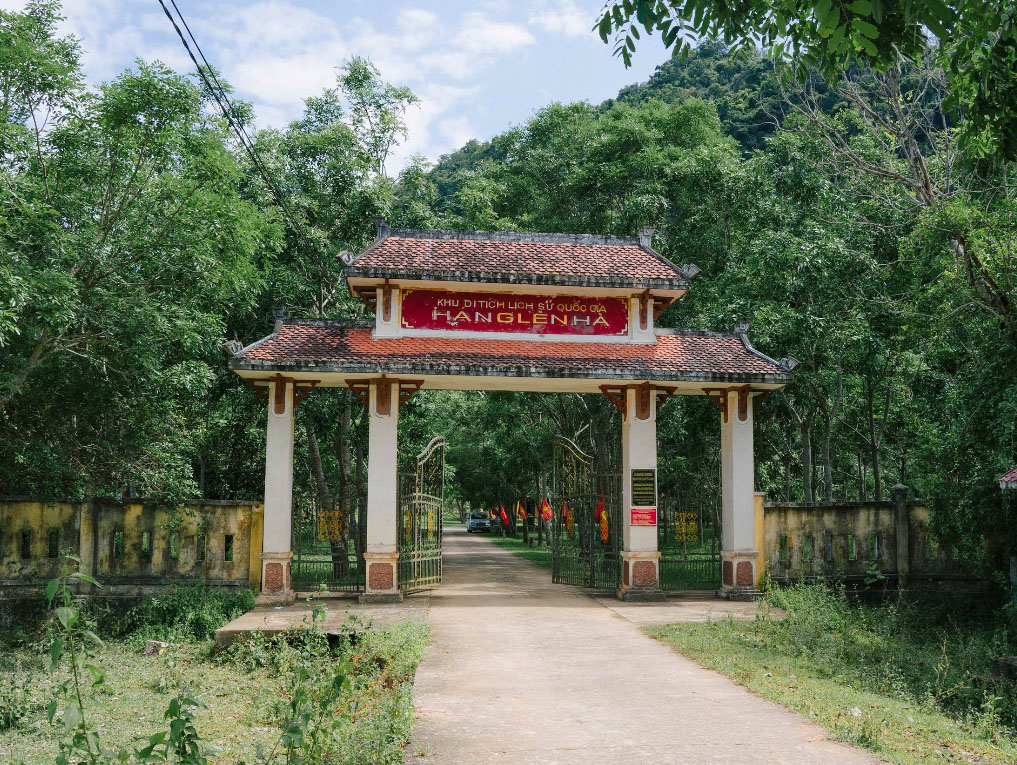 Di tích lịch sử Quốc Gia Hang Lèn Hà